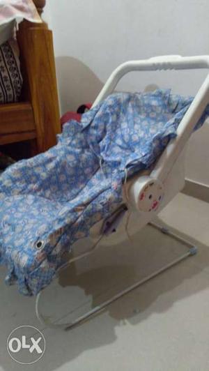 Baby carry cot perfect condition very good quality