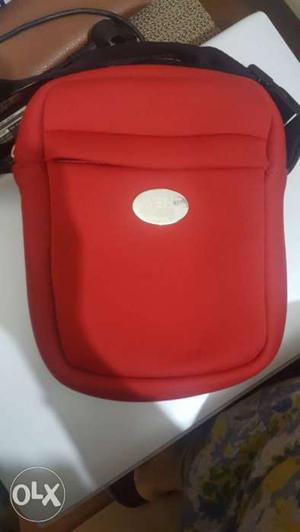Red color philips avent. it is thermostat bag