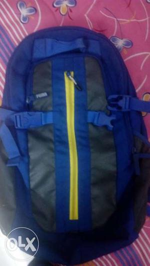 Urgent salePuma backpacks 6 months used
