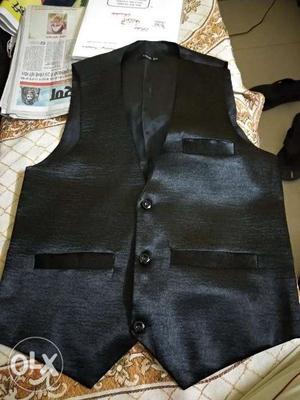Waistcoat for kids of age 10 to 15 in good