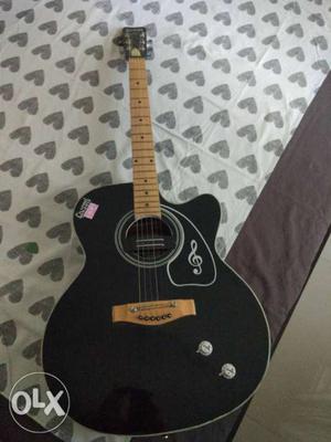 1 Year old Givson Venus Special Guitar. Price on