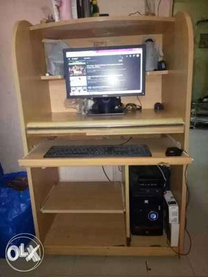 Computer table