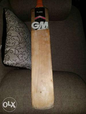 GM original striker cricket bat.With sarawak cane handle