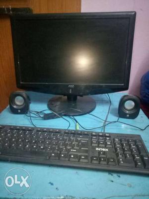 Lcd moniter with speaker and key board any on is