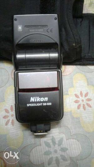 Nikon Speed Light Sb-600 Camera Flash