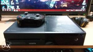 Xbox one 500gb matte version for sale with few