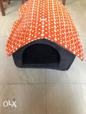 Dog house superb quality mint condition