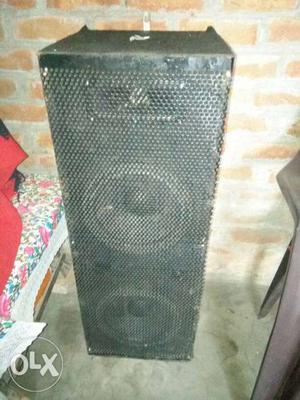 Good condition speaker new woofer complete box