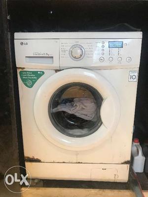LG washing machine in a good condition