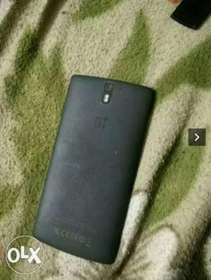 4G oneplus one 64gb in grey color in good