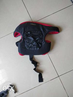 Baby carrier bag. in excellent condition. can use