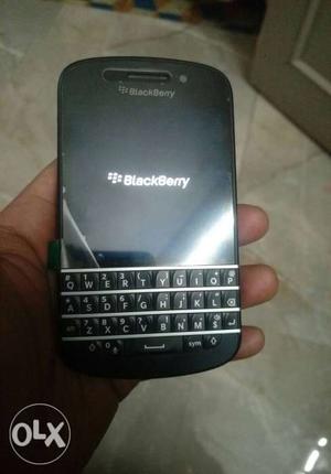 Blackberry q10 new mobile 100% condition new