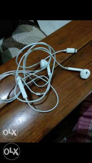 Iphone 7plus new headphone intrested peopel ping