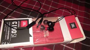 Jbl Earphone New 700rs In Good Condition