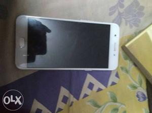 OPPO f1s in good condition with 3gb ram and 32gb
