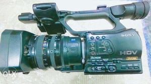 Sony Hdv Z-7 Video Camera Just Like Brand Nwe With Extra