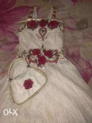 White and red colour gown with along purss for 4