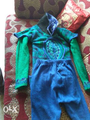Wollen suit for 9 to 10 year girl