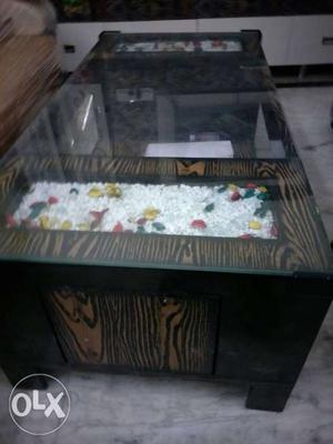 2 by 4 inches brand new condion centre table