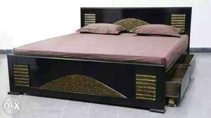 Brand new king size cot with storge  Without storge