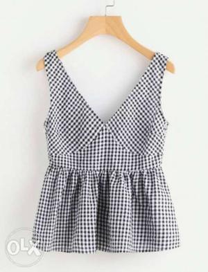 Gingham Top. Never worn.