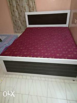 It's a New 5*6 double bed, box type along with