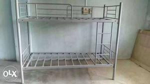 Metal bunk beds 9 PC's branded company bed.