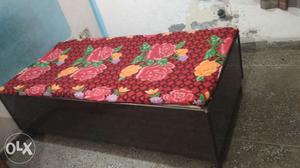 Single box bed! In extremely good quality!. 1