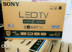 42'' LED TV Smart TV Box packed