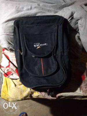 6 month Old Fastrack Bag {Chain tuta hai)}