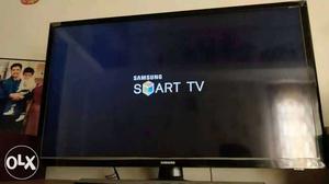 Black Samsung Flat Screen TV 32 Inches Smart TV