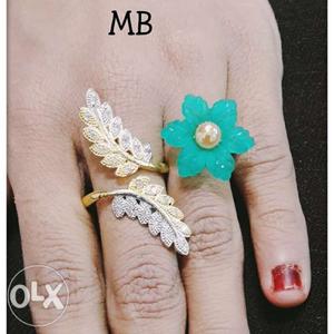 Brand new fingers ring... any enquiry DM