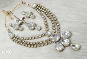 Gold-colored Necklace With Clear Gemstones