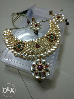Heavy party wear necklace in excellent condition