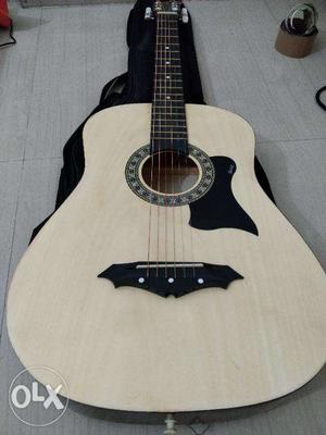 Jaurez Guitar..6 months old..new strings.. price for brand