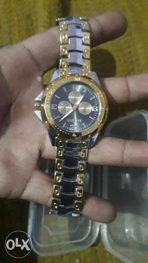 New watch.. 1 day used bill box awailable new