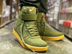Nike green Angle Shoe, size 6