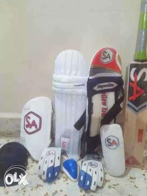 Under 16 Cricket Kit. Full pack Condition.