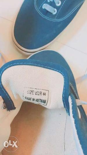 VANS (made in Vietnam) (1)brand new shoe(2)