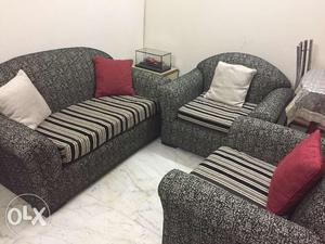 2+1+1 sofa in excellent (almost new) condition