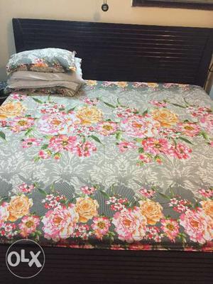 Double bed in excellent condition with bed box