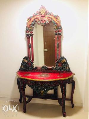 Rajasthan Wooden Table and five wooden frames