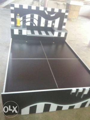 Rehan furniture Black And White Wooden palang saiz 5/7 new