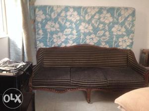 3 seater sofa for rs 