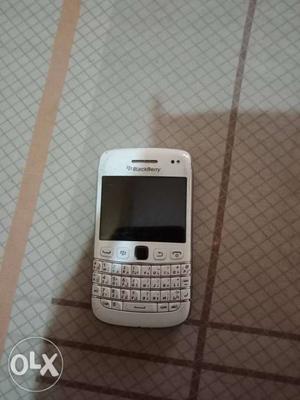 Hi I want to sell my blackberry bold good
