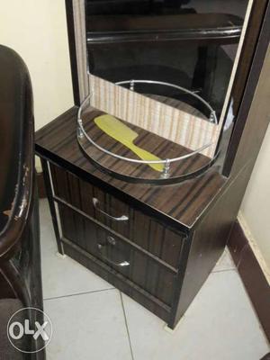 New dressing table used only 15 days
