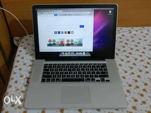 Apple macbook pro early  gb HD, 4gb