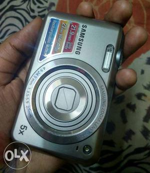 Samsung camera in mint condition with 5× optical