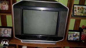 Sony wega tv is in working condition.its 21inch colored tv.