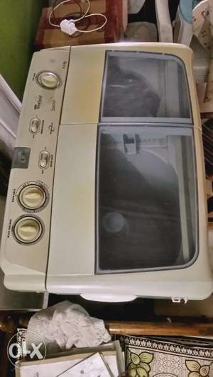 Washing top load; automatic with washer and
